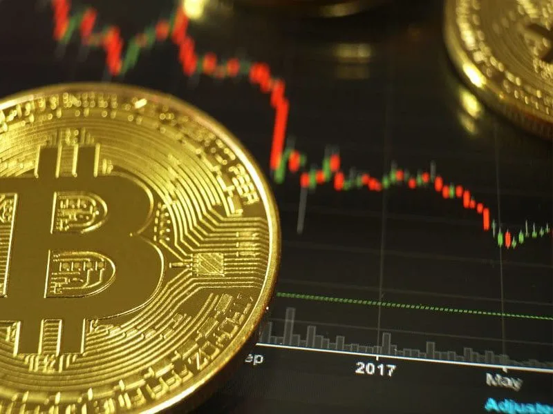 بررسی جامع عوامل موثر بر قیمت بیت کوین Bitcoin در 10 سال گذشته
